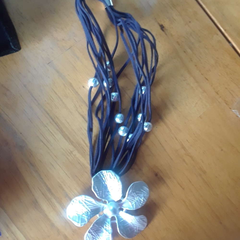 🌞NWT🌞 Jasmine Flower Pendent Necklace